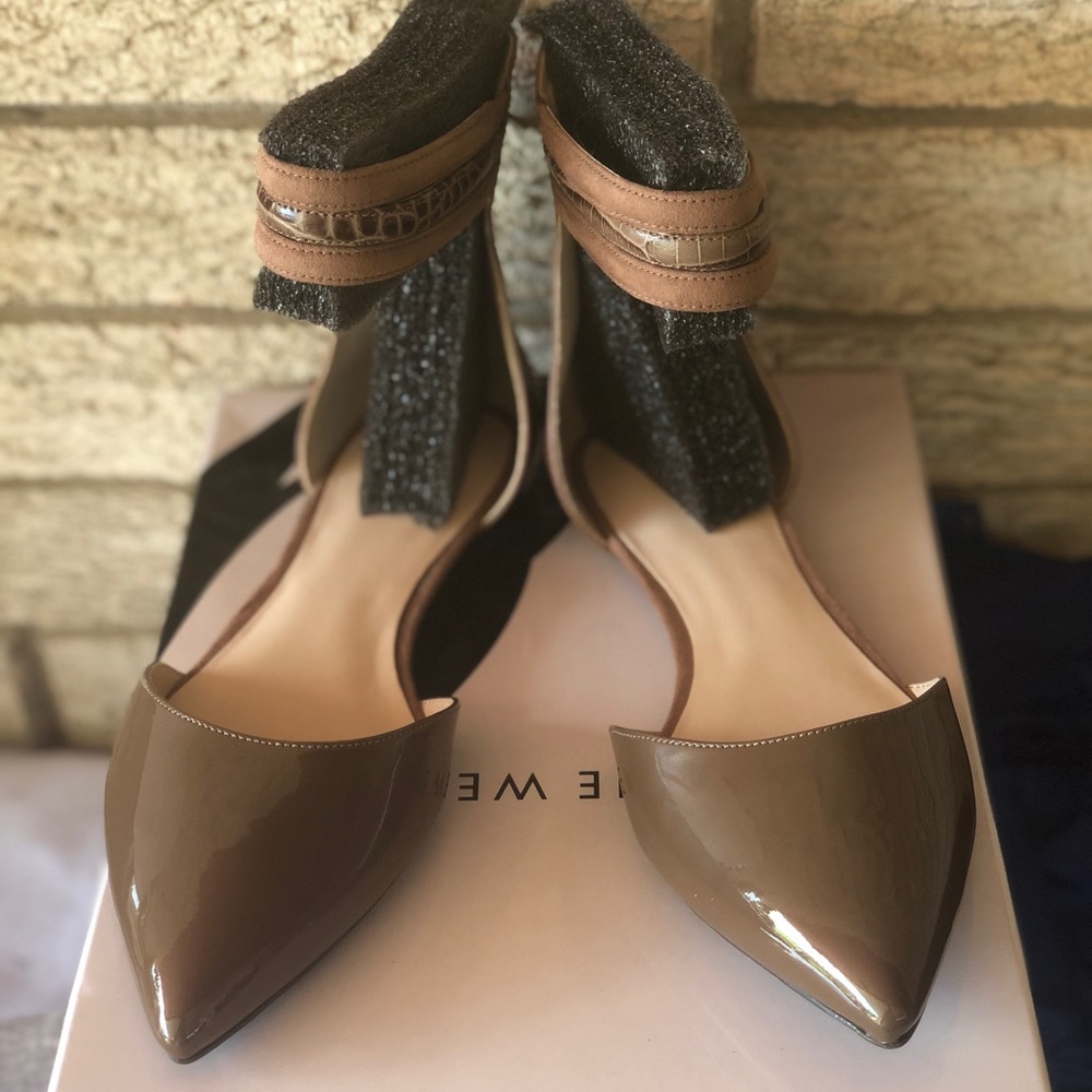 NWT Nine West Flat